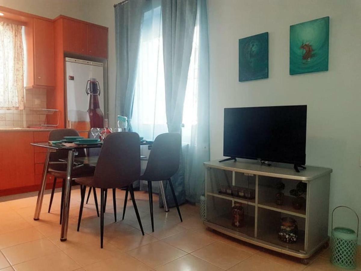 Cozy Apartment Near Monastiraki Aten Exteriör bild